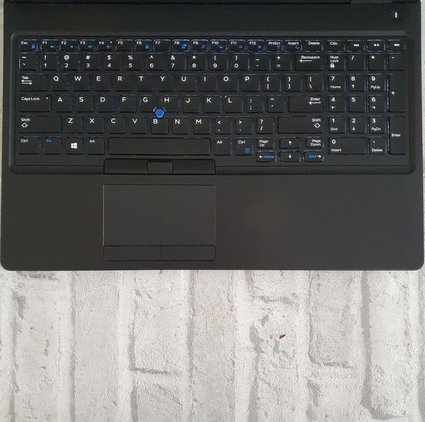 Ноутбук Dell Latitude 5590 15.6" FHD / Intel Core i5-8350 / 8гб DDR4 / 256гб SSD #902 фото