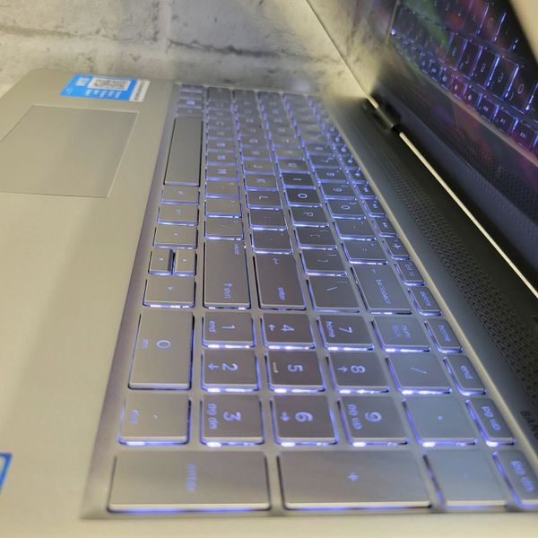 Ноутбук HP ENVY x360 Convertible 15m-bp1xx 15.6" FHD ТАЧ / Intel® Core™ i7-8550U / 16гб DDR4 / 256гб SSD + 320гб HDD #916 фото