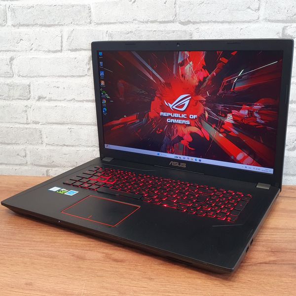 Ігровий ноутбук ASUS FX753VE 17.3 FHD / i7-7700HQ / GTX1050ti 4gb / 16гбDDR4 / 256 SSD + 500gb HDD AsusROG i7-7.1050 фото