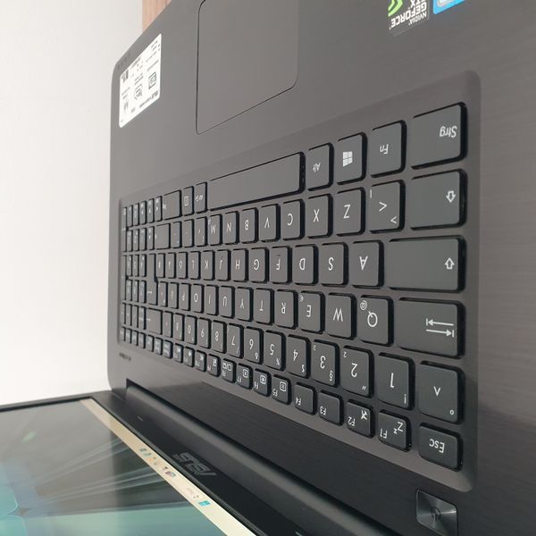 БУ Игровой ноутбукAsus R753U 17.3" FHD / GTX950M / i5-7200U / 16гб DDR4 / 256гб SSD #3282 фото