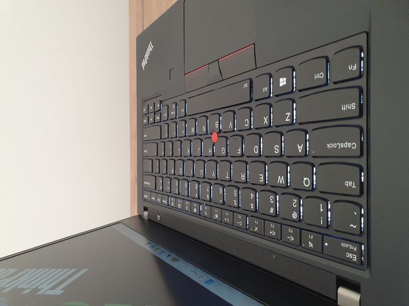 БВ Ноутбук Lenovo ThinkPad T490 14" FHD / Intel Core i5-8265U / 16гб DDR4 / 256гб SSD #3410 16/256 фото