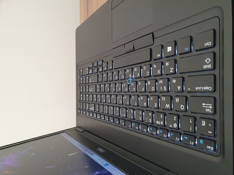 БВ Ноутбук Dell Latitude 5590 15.6" FHD / Intel Core i7-8650U / 16гб DDR4 / 256гб SSD #1992.1 фото