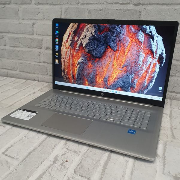 Ноутбук HP Laptop 17-cn0010nr 17.3" HD+ ТАЧ / Intel Core i3-1125G4 / 8гб DDR4 / 256гб SSD 17-cn0010nr фото