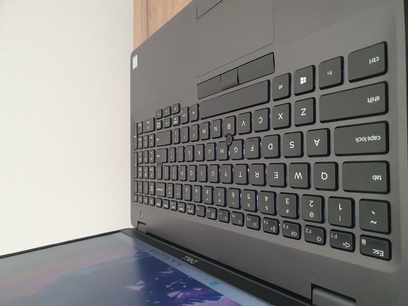 БУ Ноутбук Dell Latitude 5501 15.6" HD / Intel Core i5-9400H / 16гб DDR4 / 256гб SSD #3163 фото