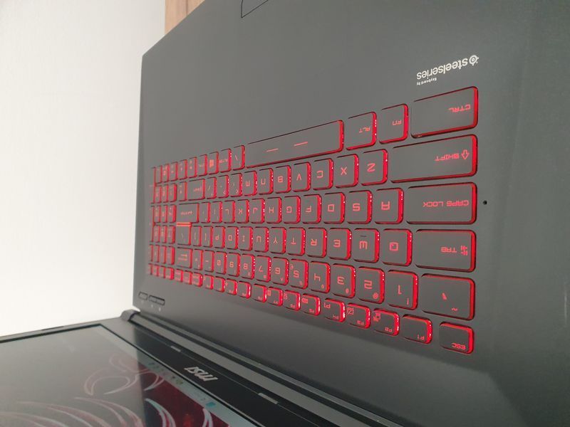 БУ Игровой ноутбук MSI GL72M 7RDX 17.3" FHD / Intel Core i7-7700HQ / Nvidia Geforce GTX1050 / 16гб DDR4 / 128гб SSD + 500гб HDD #3105 фото