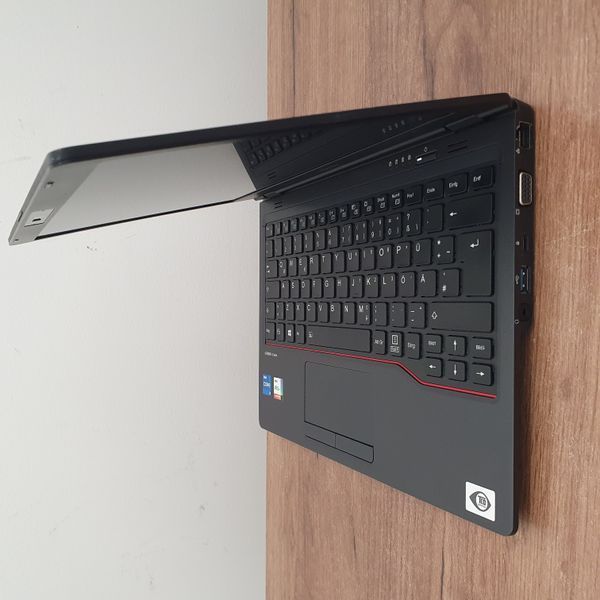 БУ Ноутбук Fujitsu LifeBook U7311 13.3" FHD / Intel Core i5-1135G7 / 16гб DDR4 / 256гб SSD / 4g+WiFI #3345 16\256 фото