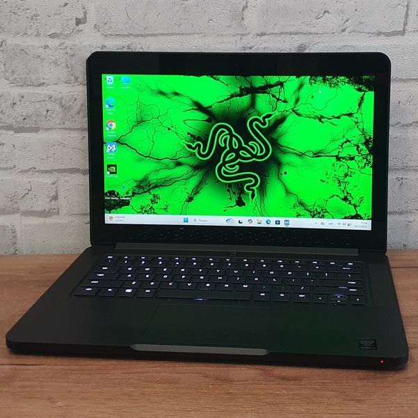 БВ Ігровий ноутбук Razer Blade RZ09-0195 14" 3K (3200x1800) Touch / Intel Core i7-6700HQ / Nvidia GTX1060 6гб / 16гб DDR4 / 512гб SSD #2034 фото
