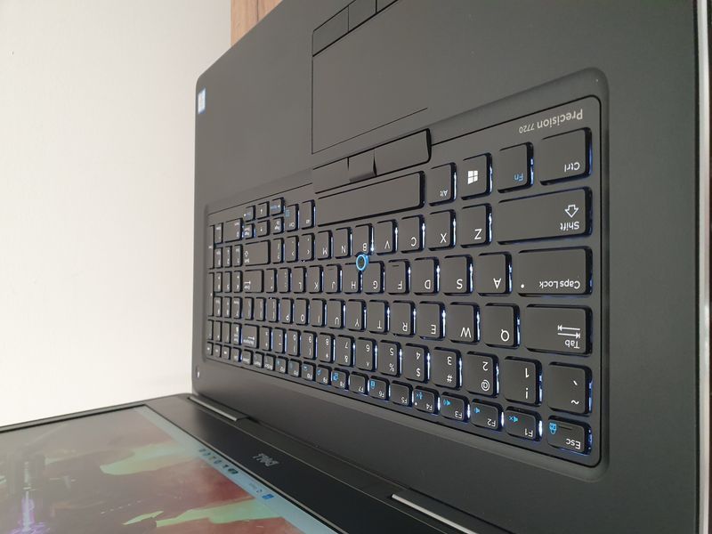 БУ Игровой ноутбук Dell Precision 7720 17.3" FHD / Nvidia Quadro M1200 / Intel Core i7-7820HQ / 16гб DDR4 / 128гб SSD + 500гб HDD #3272.1 16\128+500 фото