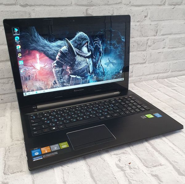 Игровой ноутбук Lenovo Z50-70 15.6" FHD / Intel Pentium 3558 /  Nvidia Geforce GT820M / 8гб ОЗУ / 500гб HDD Z50-70 фото