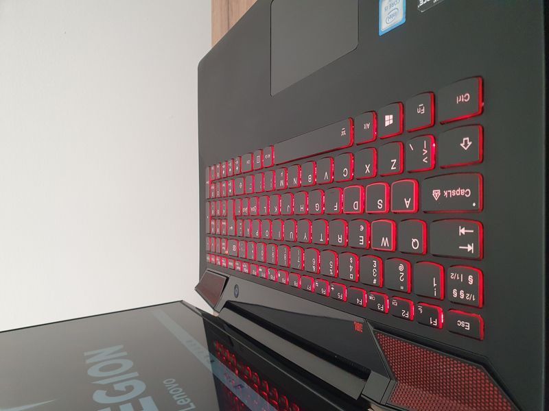 БВ Ігровий ноутбук Lenovo IdeaPad Y700-15ISK 15.6" FHD / Intel Core i5-6300HQ / GTX 960M / 16гб DDR4 / 512гб SSD #2170 фото