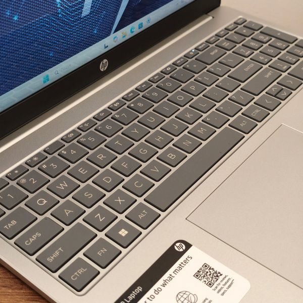 БВ Ноутбук HP Laptop 17-cn2000 (17E3VIK) / 17.3" Full HD IPS Touch / Intel Core i5-1235U / Intel Iris Xe Graphics / 16гб DDR4 / 256гб SSD #3488 фото