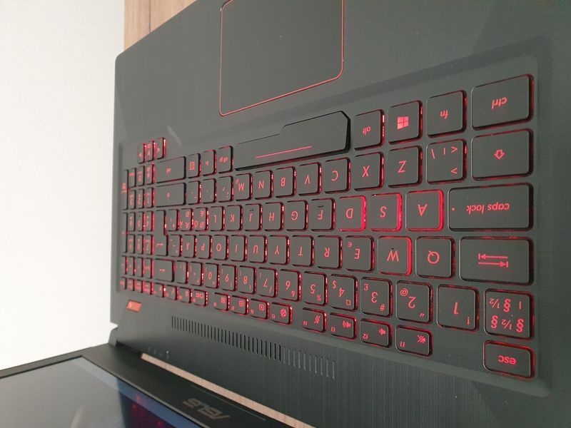 БУ Игровой ноутбук Asus TUF FX503V 15.6" FHD / Intel Core i7-7700HQ / Nvidia GTX1060 6гб / 16гб DDR4 / 512гб SSD #2194 фото