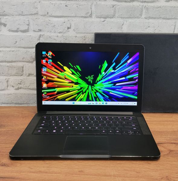 Игровой ноутбук  Razer Blade RZ09-01953E72 14" FHD / Intel Core i7-7700HQ / Nvidia GTX1060 6гб / 16гб DDR4 / 512гб SSD Razer RZ09-14" фото