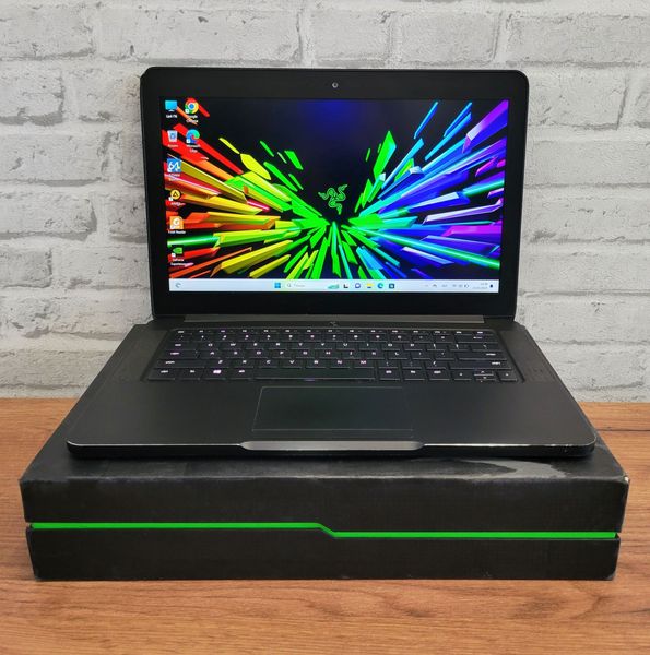 Ігровий ноутбук Razer Blade RZ09-01953E72 14" FHD / Intel Core i7-7700HQ / Nvidia GTX1060 6гб / 16гб DDR4 / 512гб SSD Razer RZ09-14" фото