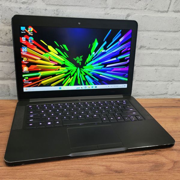 Игровой ноутбук  Razer Blade RZ09-01953E72 14" FHD / Intel Core i7-7700HQ / Nvidia GTX1060 6гб / 16гб DDR4 / 512гб SSD Razer RZ09-14" фото