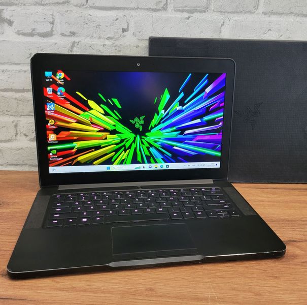 Игровой ноутбук  Razer Blade RZ09-01953E72 14" FHD / Intel Core i7-7700HQ / Nvidia GTX1060 6гб / 16гб DDR4 / 512гб SSD Razer RZ09-14" фото