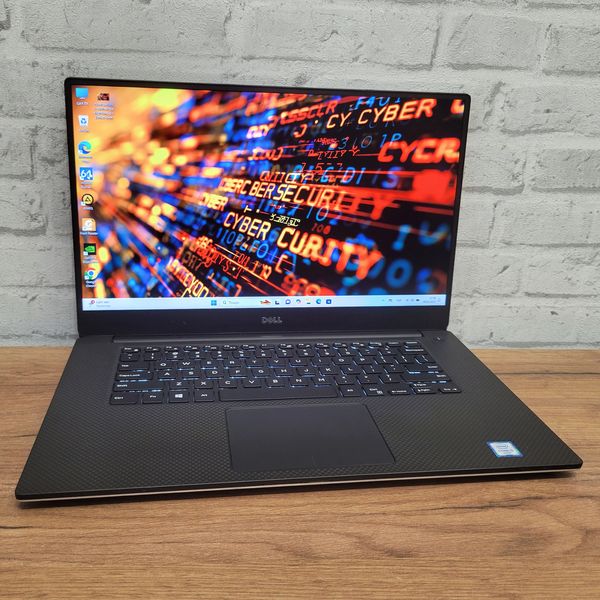 Игровой ноутбук Dell XPS 15 9550 15.6" Full HD / Intel Core i5-6300HQ / Nvidia Geforce GTX960M / 16гб DDR4 / 128гб SSD + 500гб HDD #1385 фото