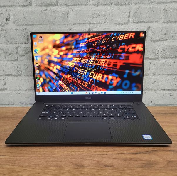 Игровой ноутбук Dell XPS 15 9550 15.6" Full HD / Intel Core i5-6300HQ / Nvidia Geforce GTX960M / 16гб DDR4 / 128гб SSD + 500гб HDD #1385 фото