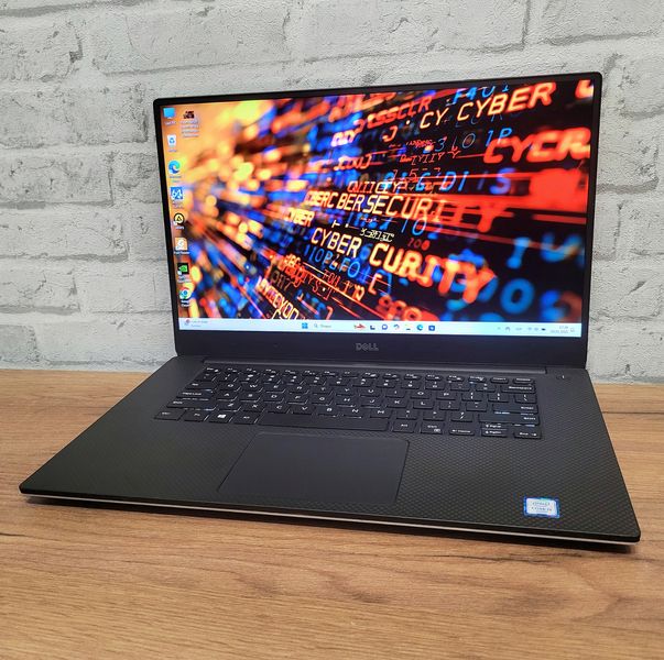 Игровой ноутбук Dell XPS 15 9550 15.6" Full HD / Intel Core i5-6300HQ / Nvidia Geforce GTX960M / 16гб DDR4 / 128гб SSD + 500гб HDD #1385 фото