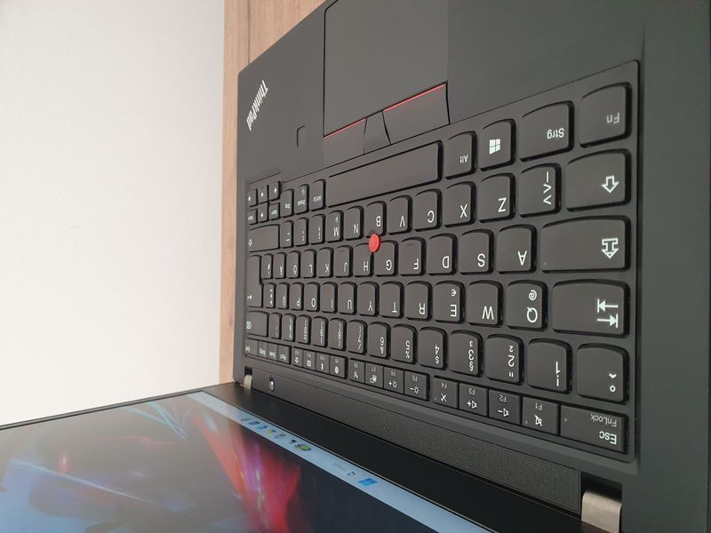 БВ Ігровий ноутбук Lenovo ThinkPad T490 14" FHD / Intel Core i7-8565U / NVIDIA GeForce MX250 / 16гб DDR4 / 256гб SSD / 4G + WiFi #3222.1 фото