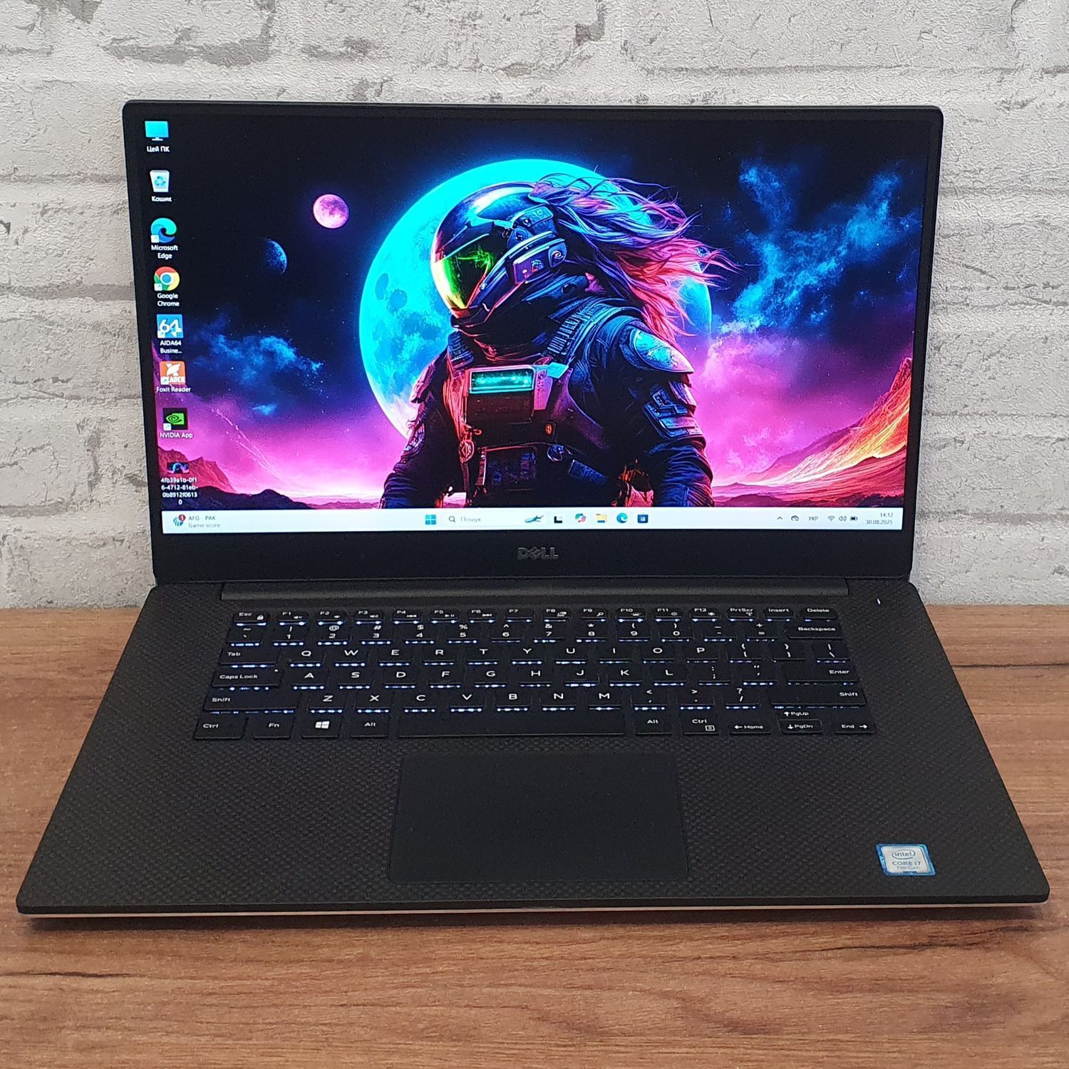 DELL XPS 15 9560 Core i7 7700HQ [新しいSSD] Купить БУ Игровой ноутбук Dell XPS 15 9560 15.6